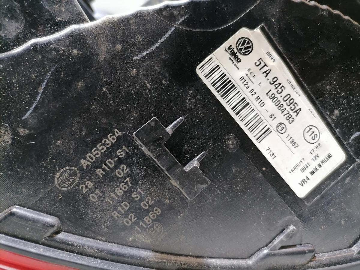 VW Touran 2 original R&uuml;cklicht R&uuml;ckleuchte Schlussleuchte links au&szlig;en Bj.2017